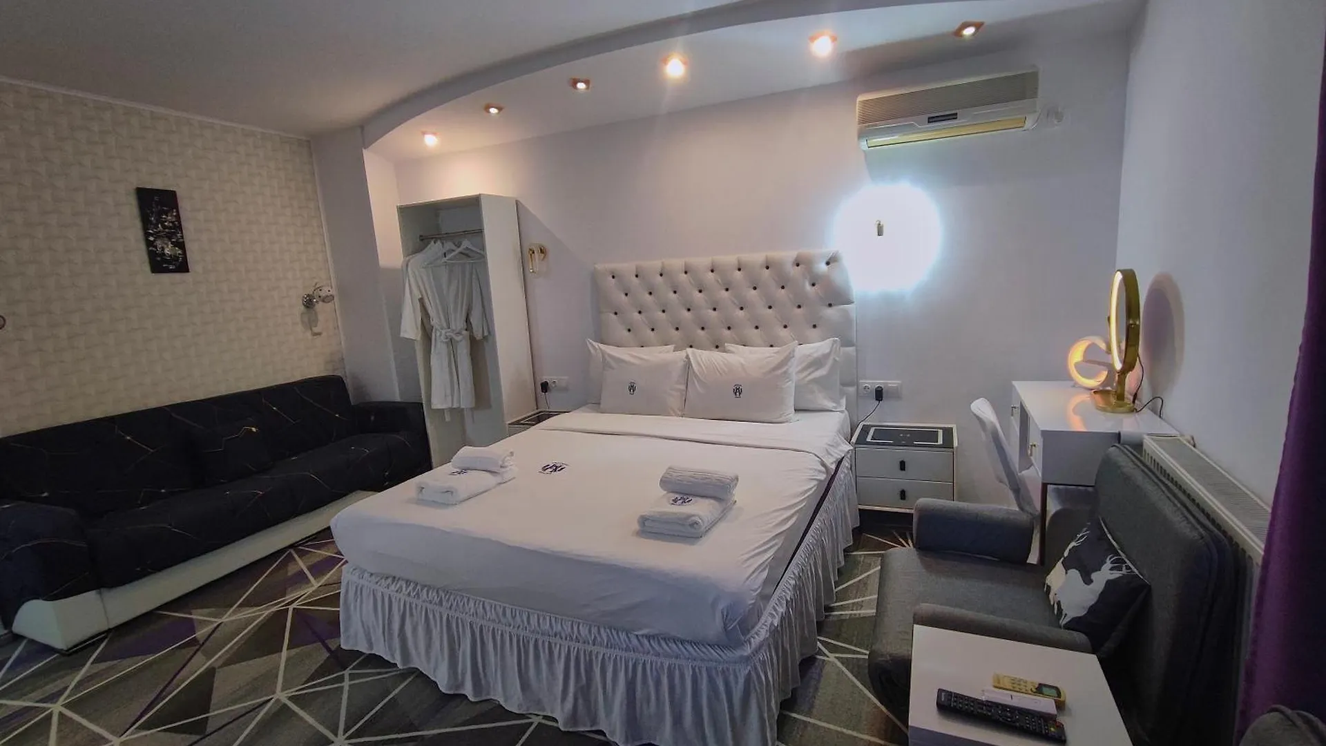 Amethyst House Therme & Bucharest Otopeni Airport Romania