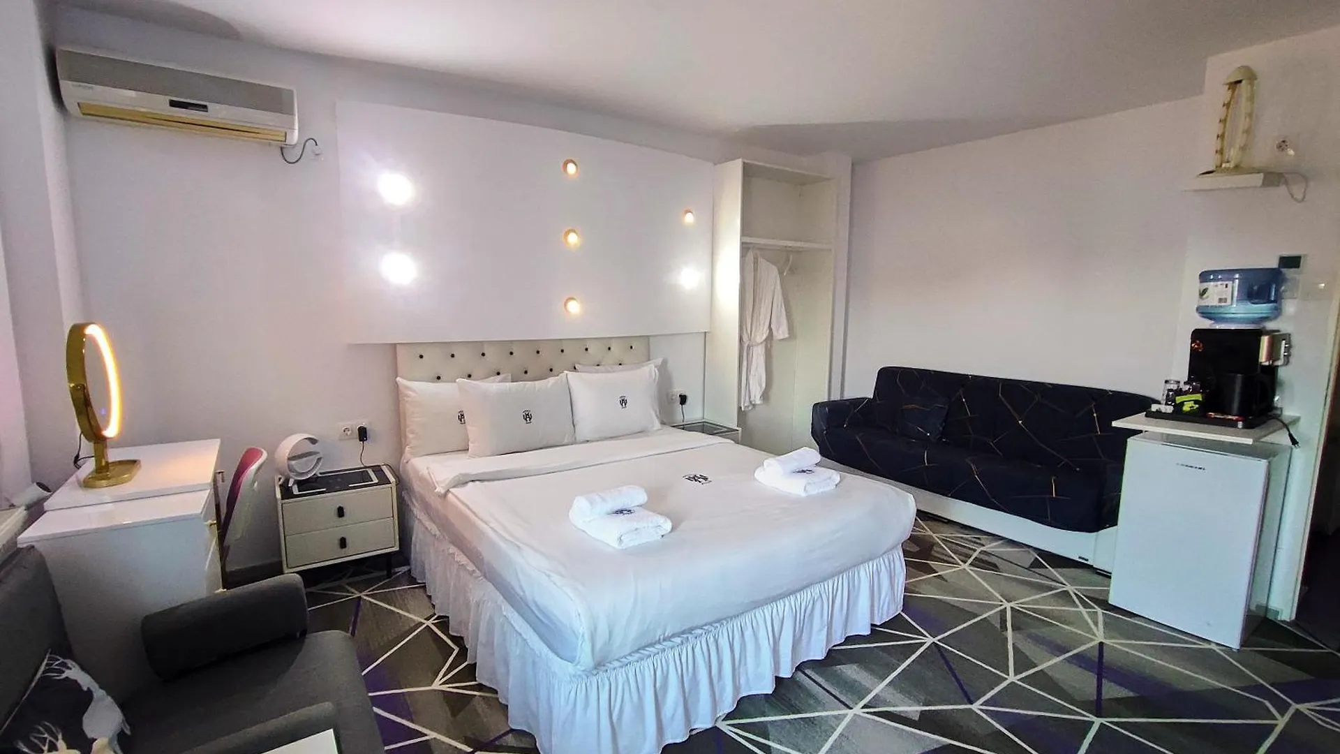 Amethyst House Therme & Bucharest Otopeni Airport