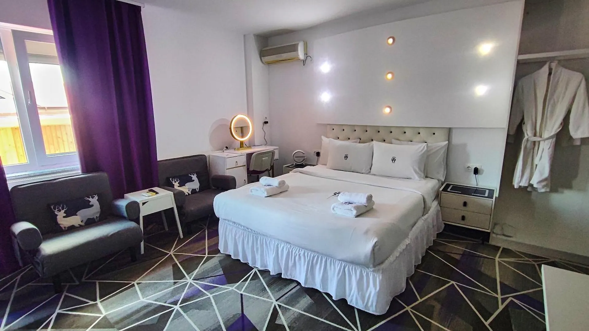 Amethyst House Therme & Bucharest Otopeni Airport 4*,