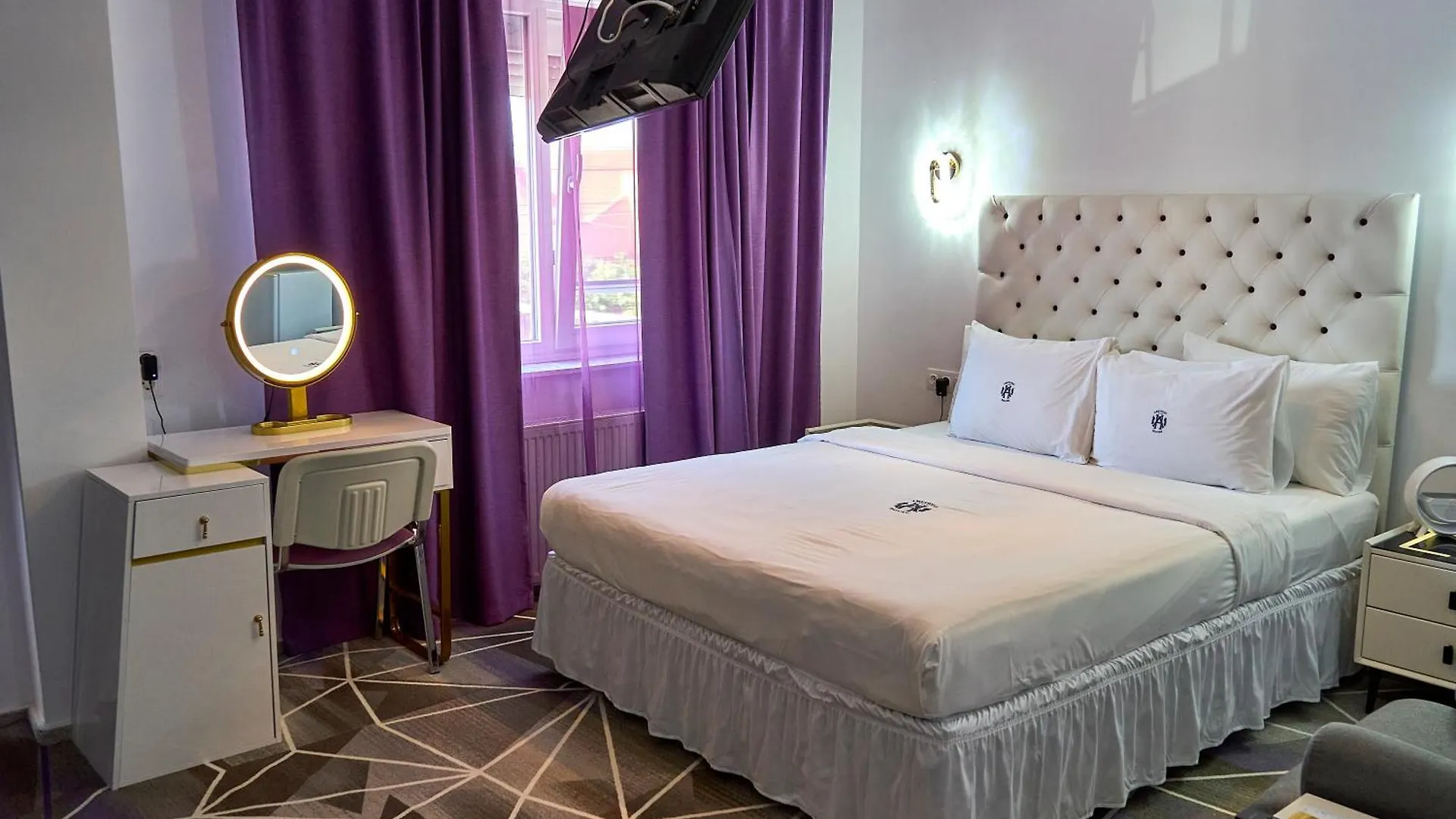 Guest house Amethyst House Therme & Bucharest Otopeni Airport