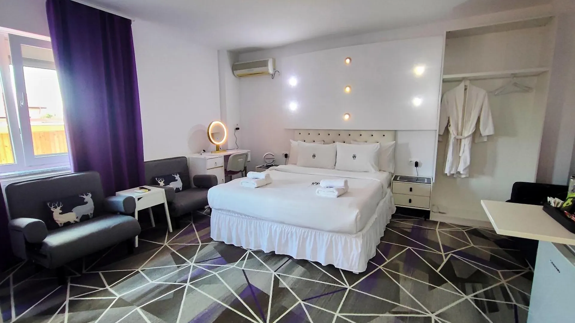 Amethyst House Therme & Bucharest Otopeni Airport 4*,