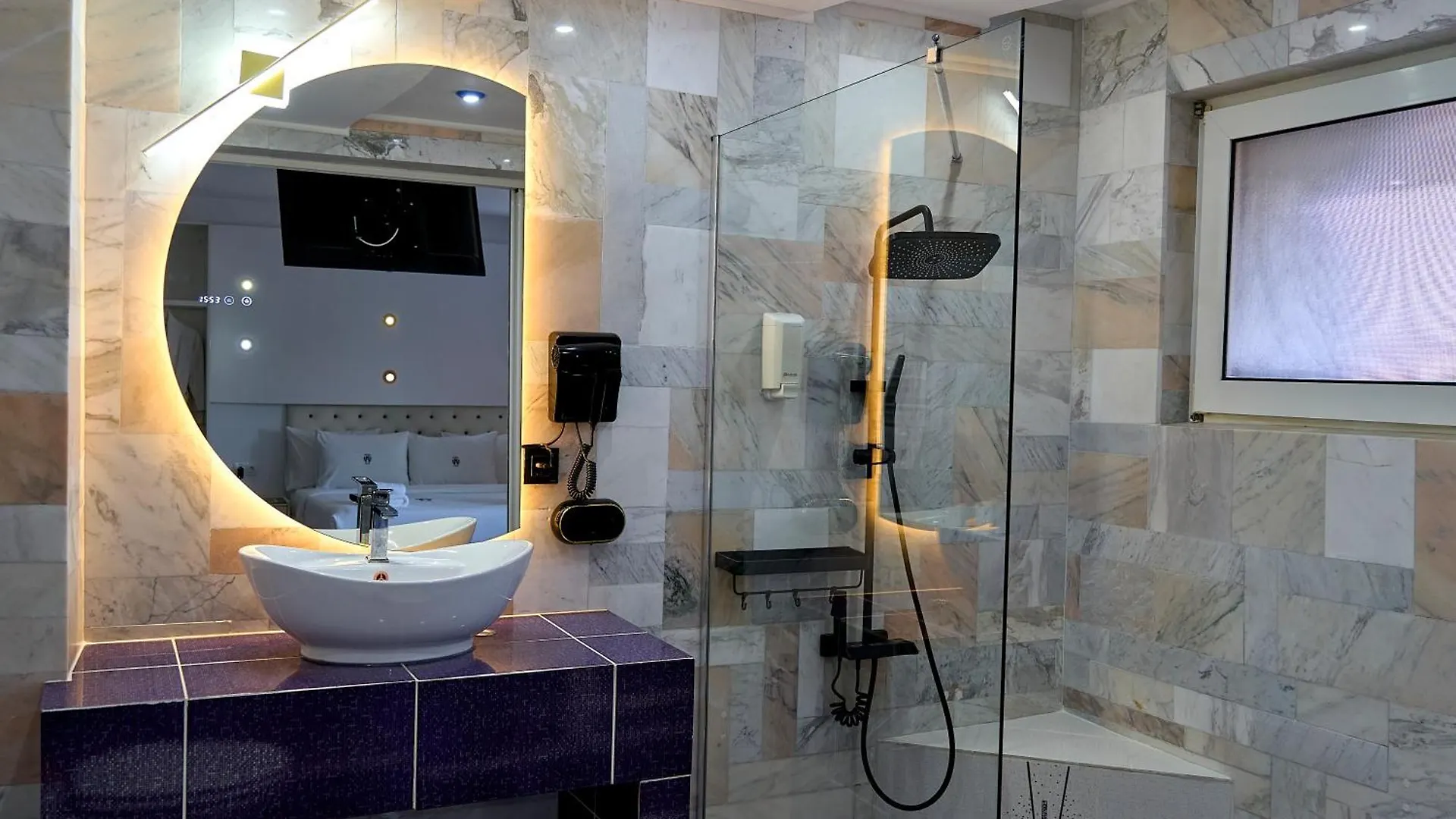 Guest house Amethyst House Therme & Bucharest Otopeni Airport