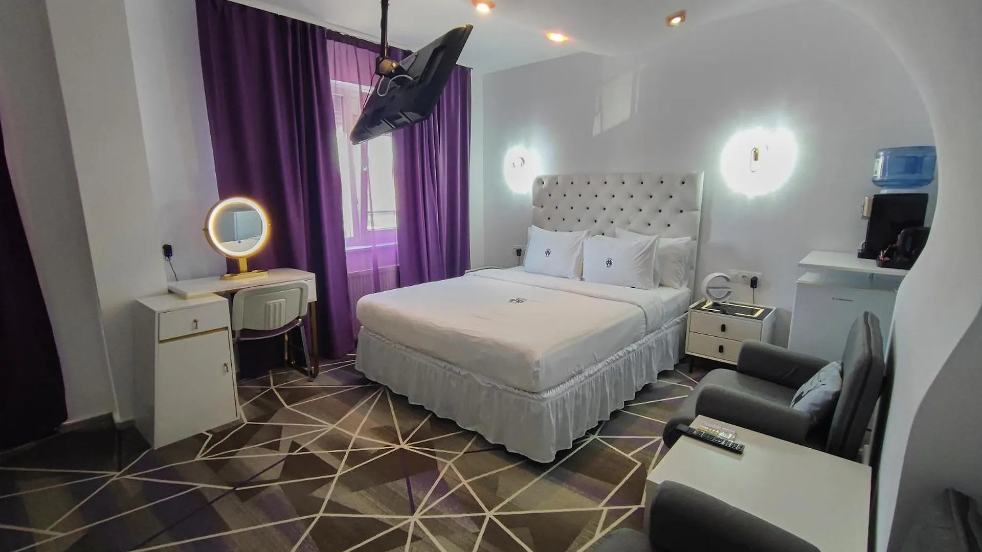 Amethyst House Therme & Bucharest Otopeni Airport Guest house