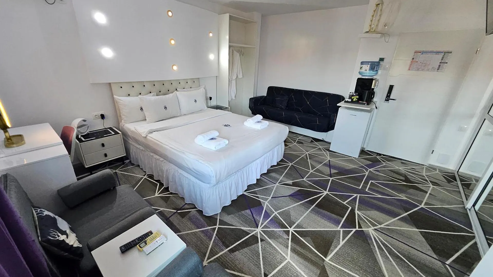 Guest house Amethyst House Therme & Bucharest Otopeni Airport