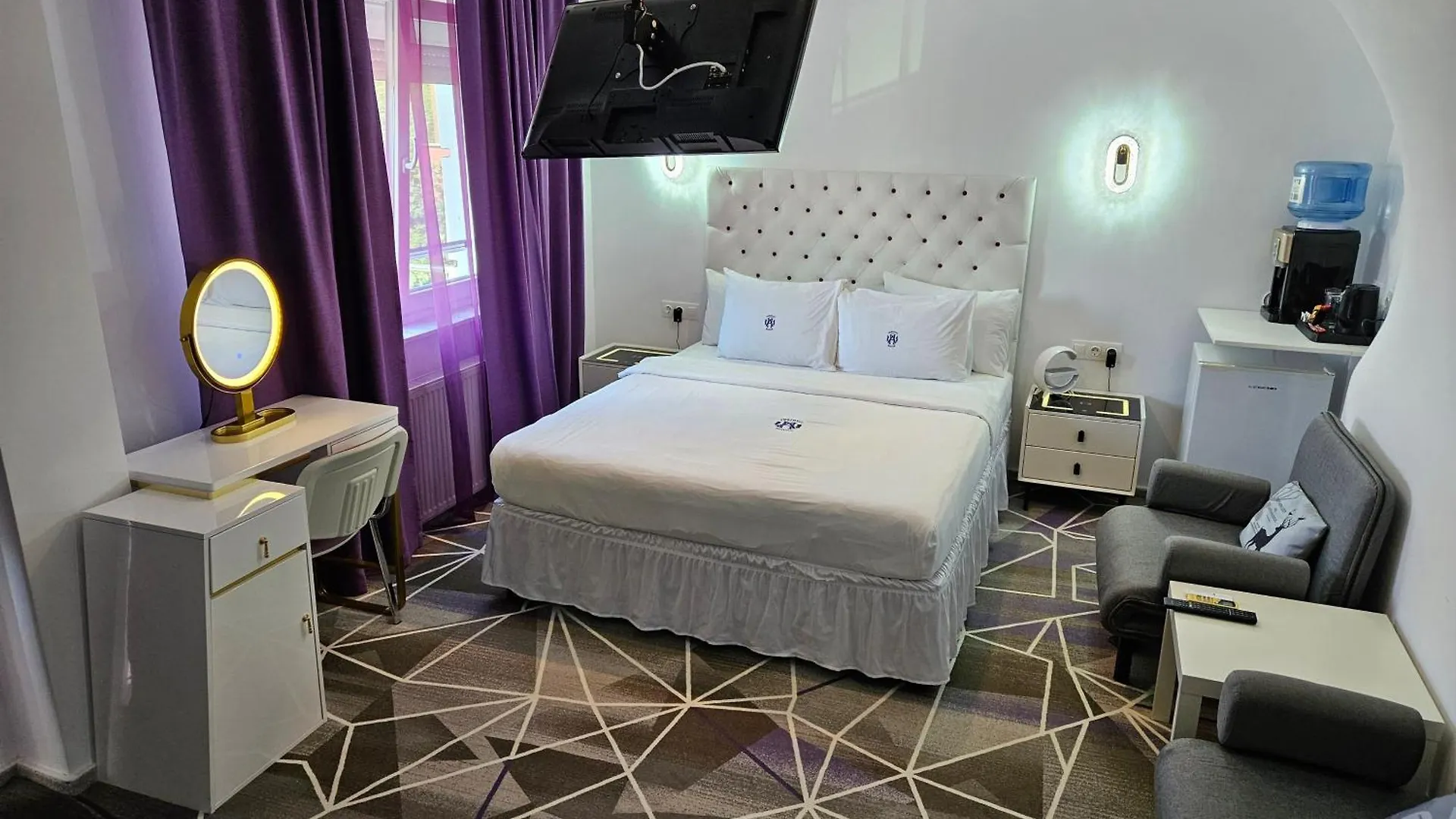 Guest house Amethyst House Therme & Bucharest Otopeni Airport